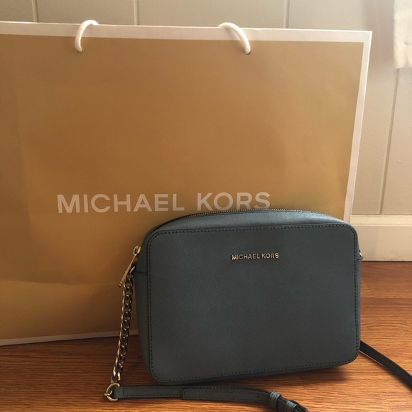 ❌SOLD❌Michael Kors Crossbody - Picture 1 of 5